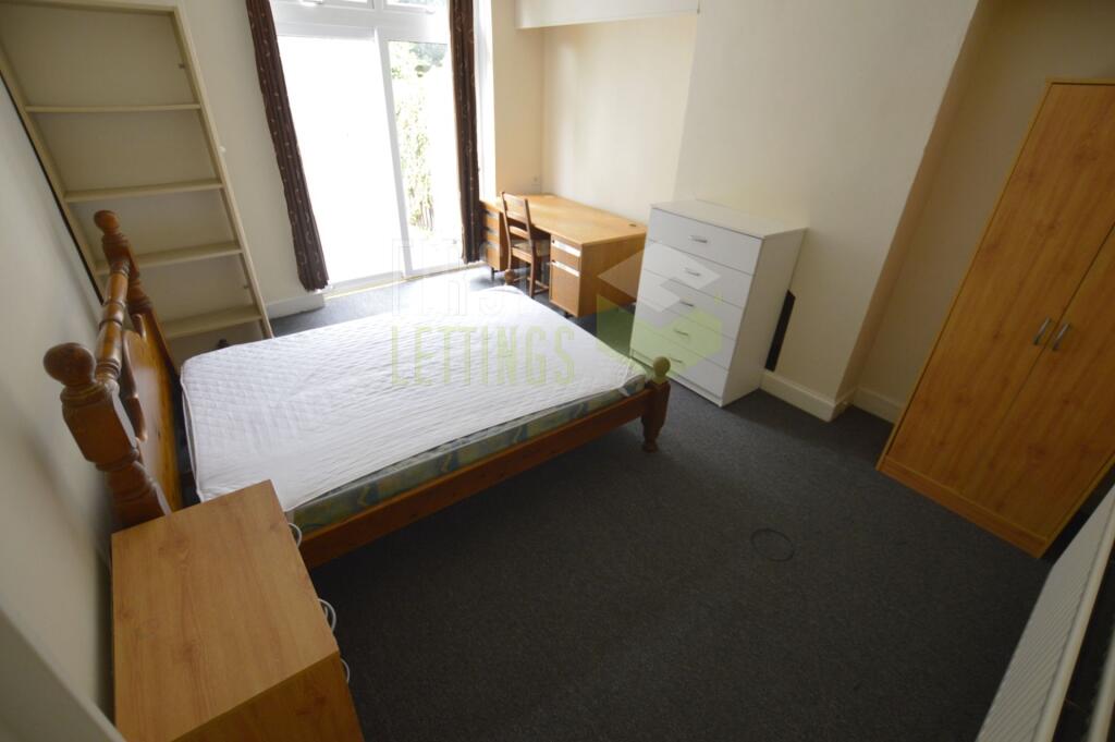 3 bed Semi Detached for rent in Stoughton. From First 4 Lettings - Leicester