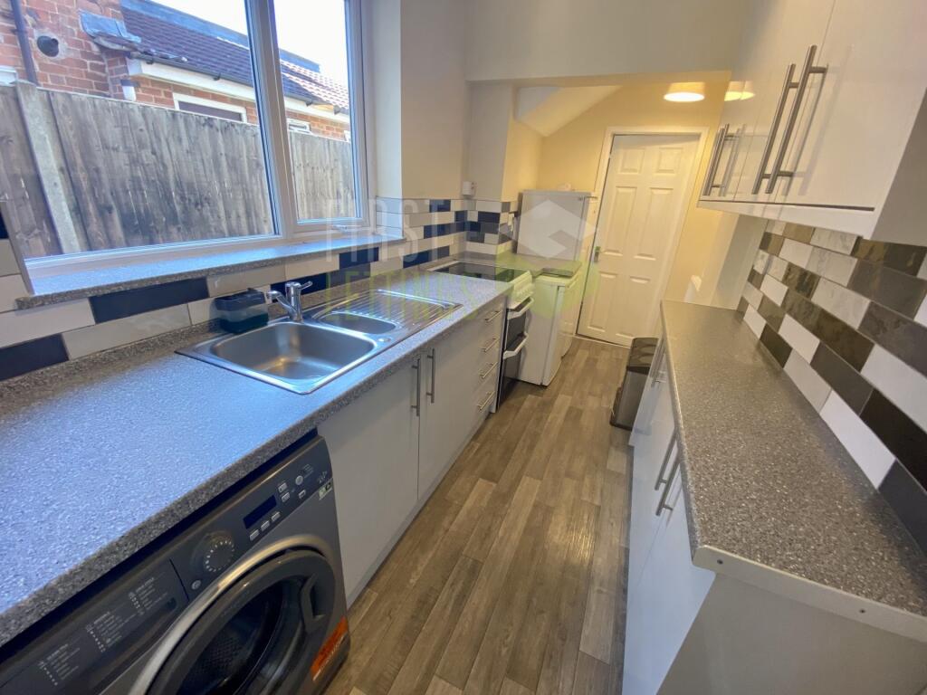 3 bed Mid Terraced House for rent in Stoughton. From First 4 Lettings - Leicester