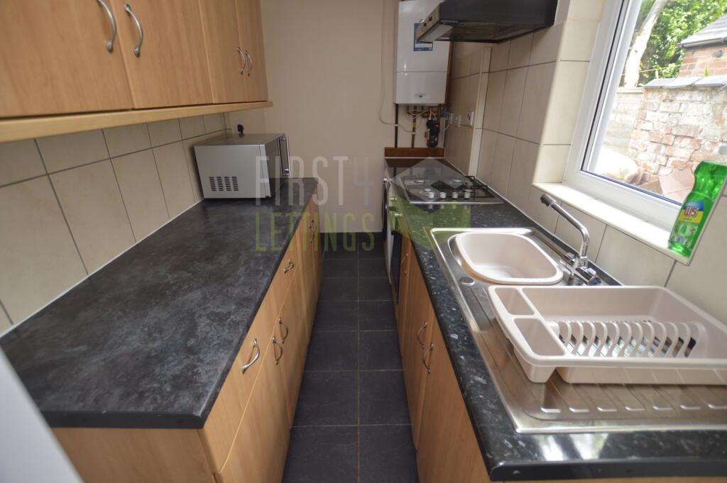 3 bed Mid Terraced House for rent in Stoughton. From First 4 Lettings - Leicester