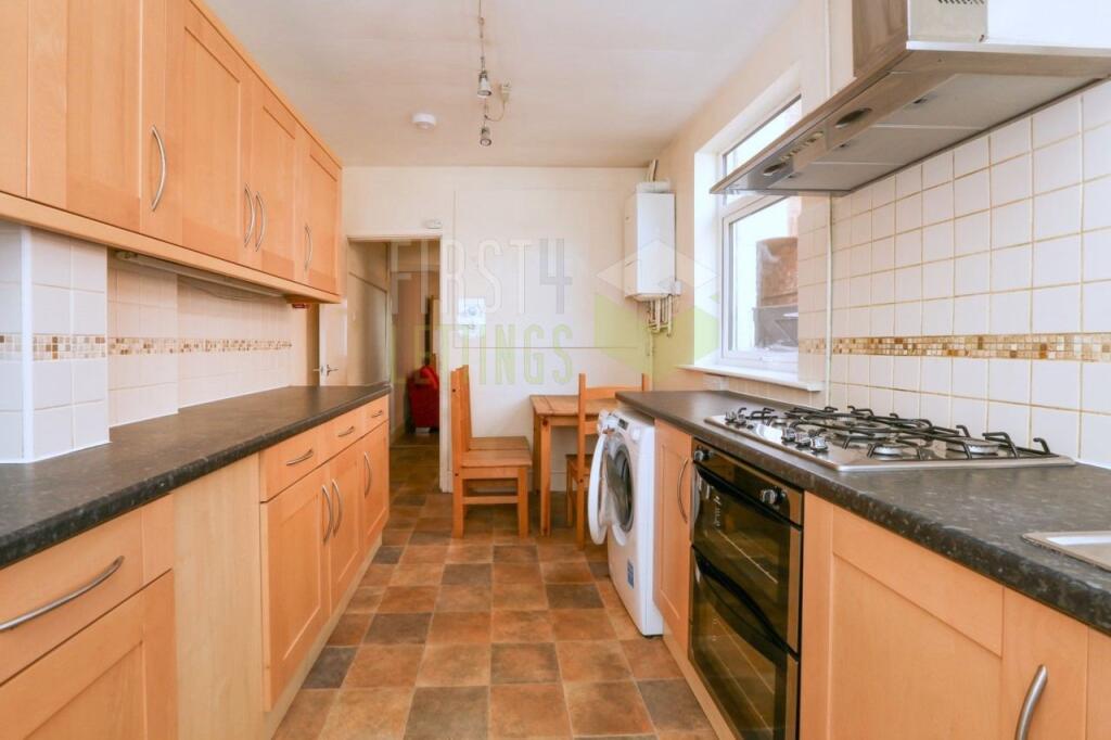 4 bed Mid Terraced House for rent in Stoughton. From First 4 Lettings - Leicester