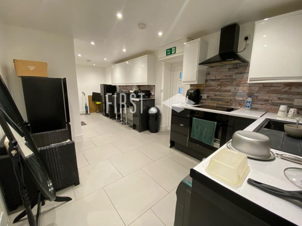 3 bed 1st Floor Flat for rent in Stoughton. From First 4 Lettings - Leicester