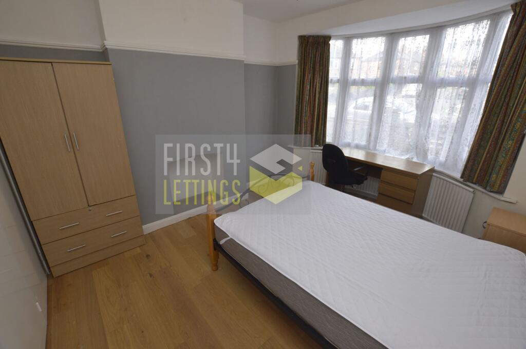 3 bed Semi Detached for rent in Stoughton. From First 4 Lettings - Leicester