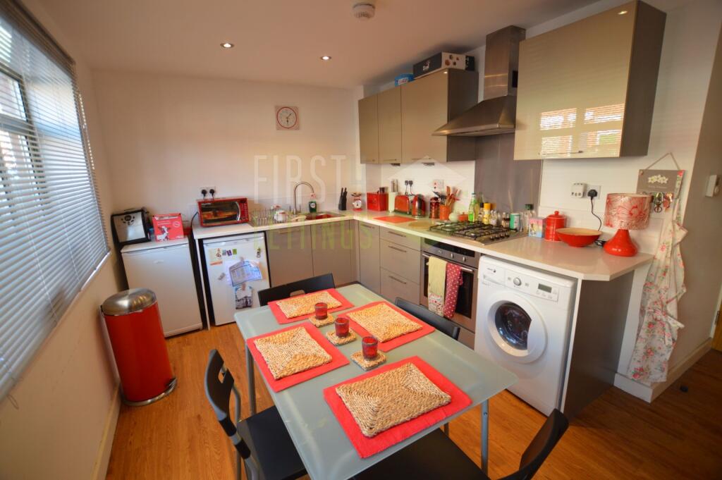 2 bed 1st Floor Flat for rent in Stoughton. From First 4 Lettings - Leicester