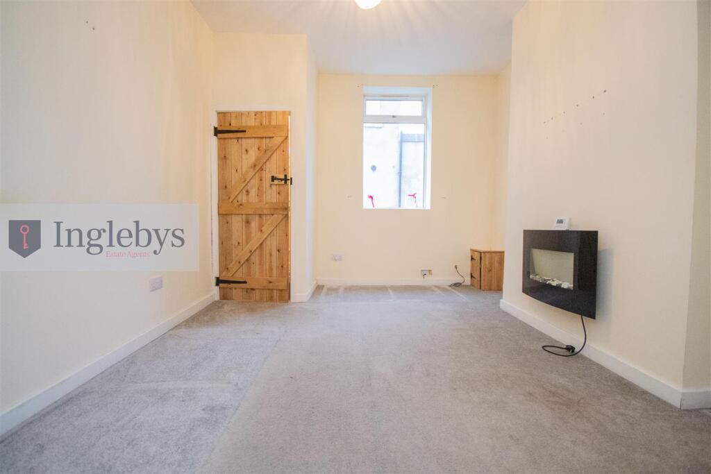 2 bed Mid Terraced House for rent in Loftus. From Inglebys Estate Agents - Saltburn-By-The-Sea