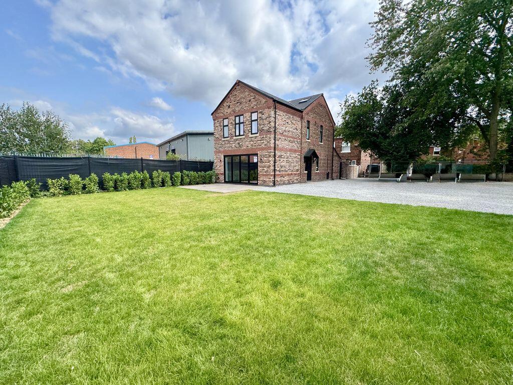 3 bed Detached for rent in Holmes Chapel. From Latham Estates Ltd - Holmes Chapel