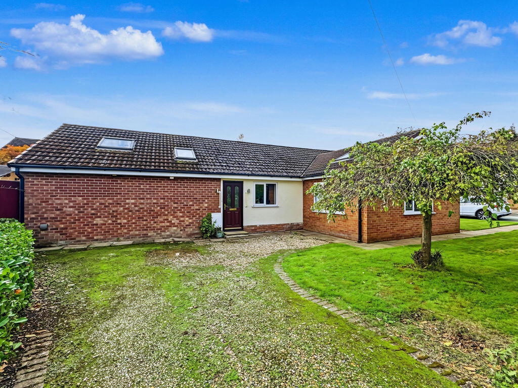 3 bed Bungalow for rent in Holmes Chapel. From Latham Estates Ltd - Holmes Chapel