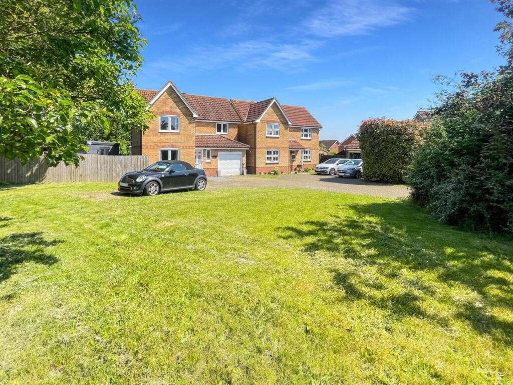 4 bed Detached for rent in Halstead. From Michaels Property Consultants Ltd - Braintree 4 bed Detached for rent in Halstead. From Michaels Property Consultants Ltd - Braintree
