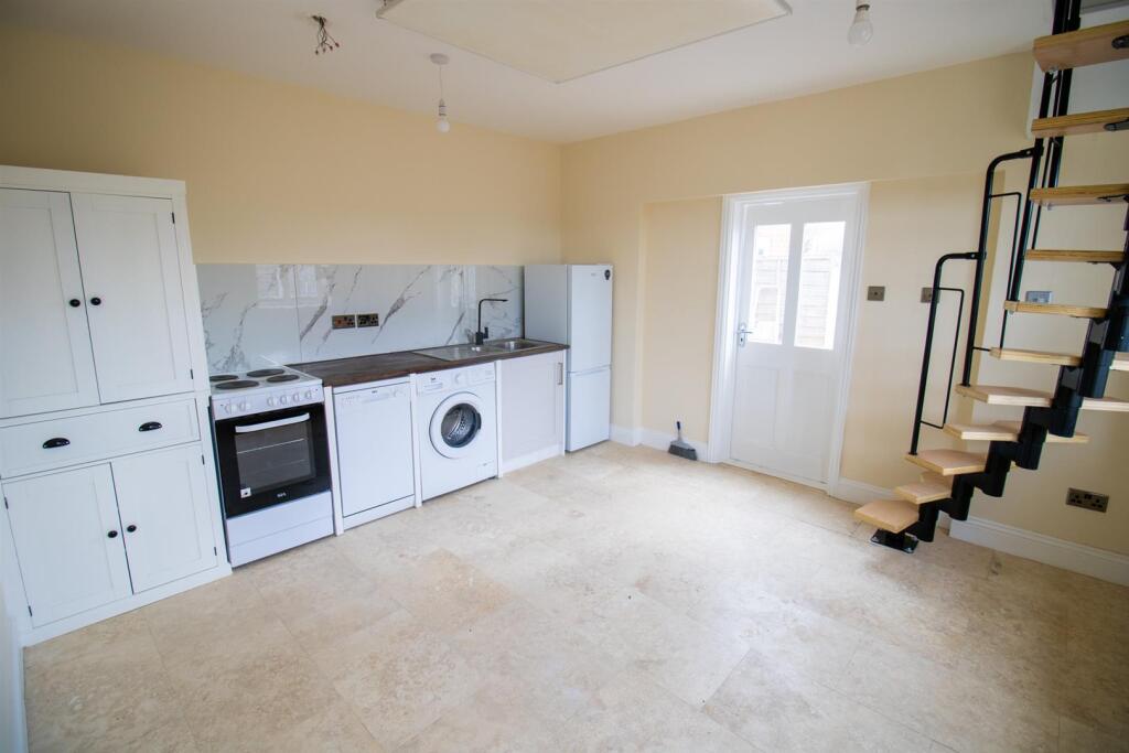 1 bed Apartment for rent in Halstead. From Michaels Property Consultants Ltd - Braintree