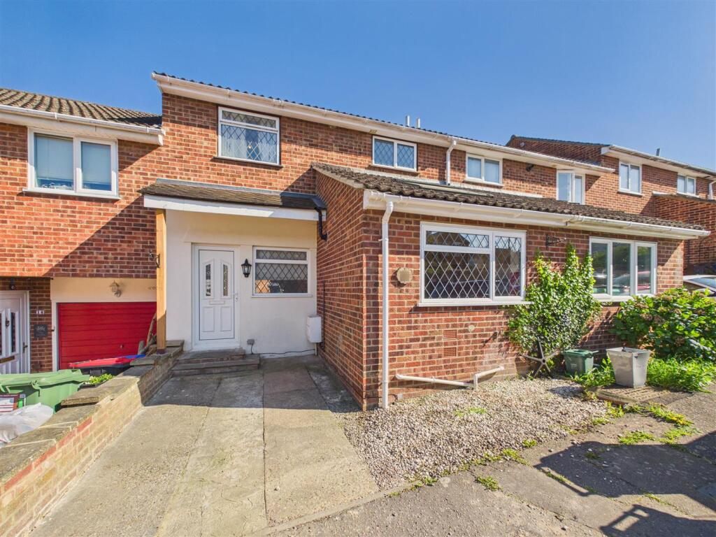 3 bed Mid Terraced House for rent in Halstead. From Michaels Property Consultants Ltd - Braintree
