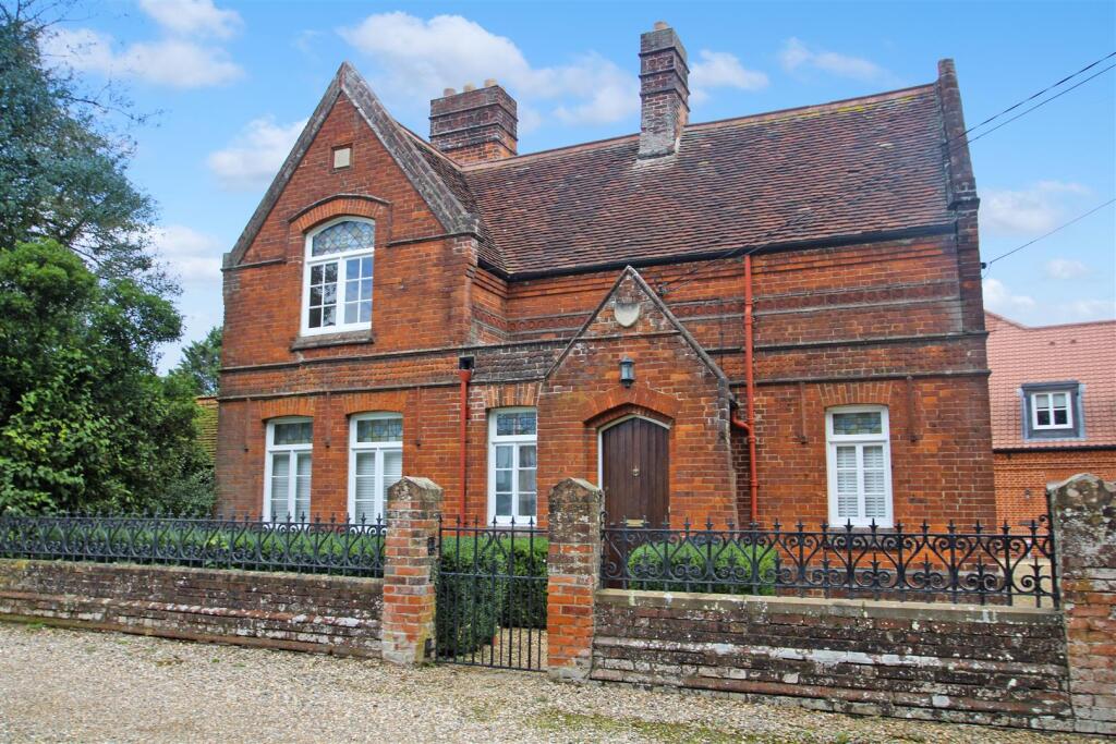1 bed Cottage for rent in Braintree. From Michaels Property Consultants Ltd - Braintree