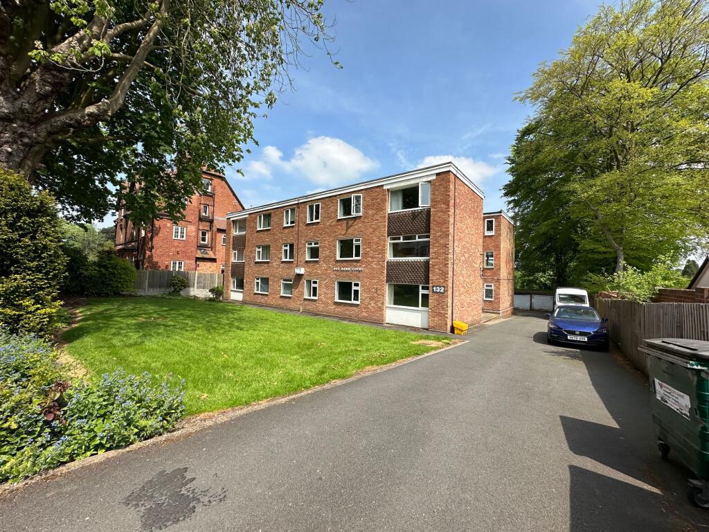 2 bed 1st Floor Flat for rent in Little Aston. From Preferential Properties Ltd - Sutton Coldfield