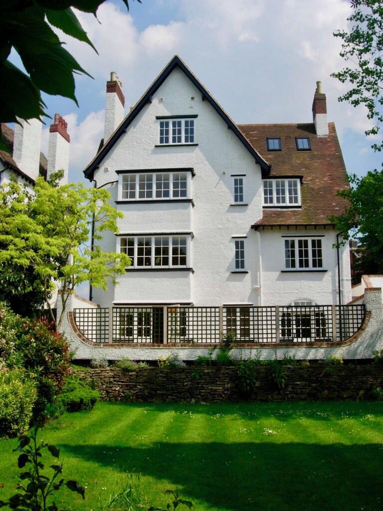 2 bed 1st Floor Flat for rent in Hardwick. From Preferential Properties Ltd - Sutton Coldfield