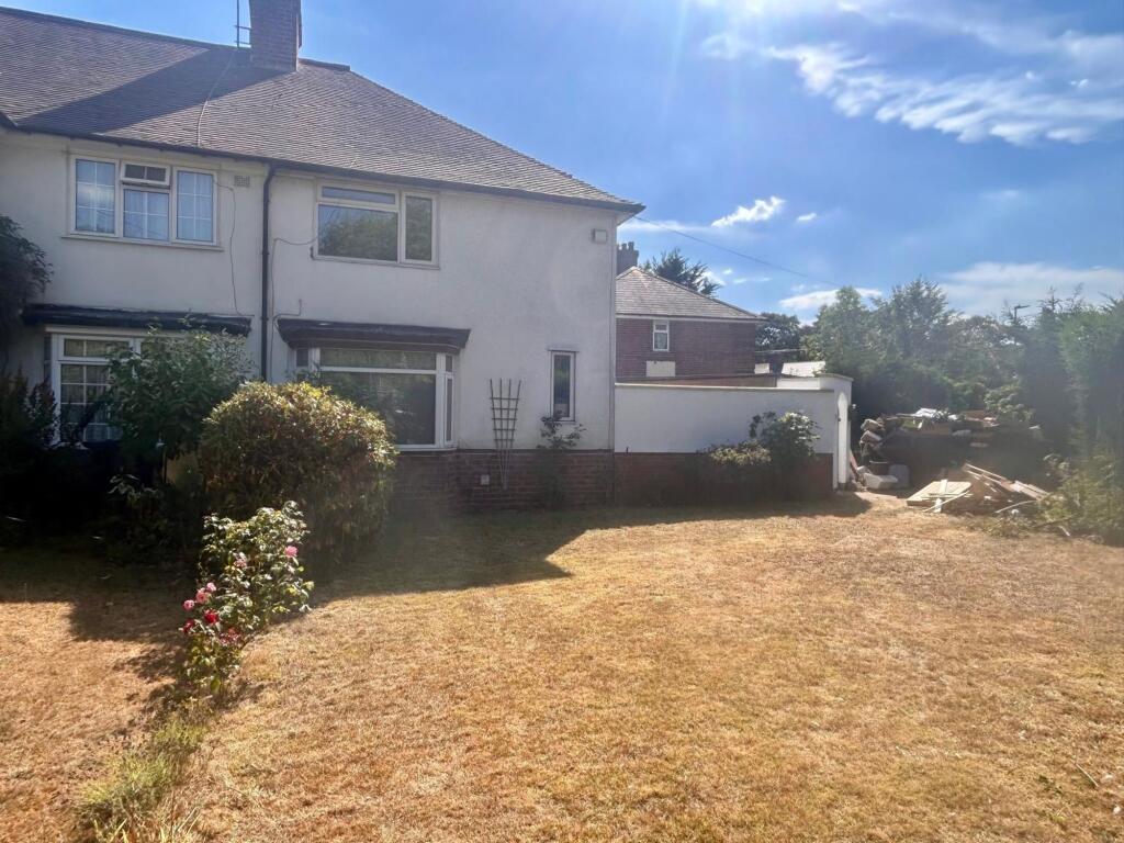 3 bed Semi Detached for rent in Smethwick. From Preferential Properties Ltd - Sutton Coldfield 3 bed Semi Detached for rent in Smethwick. From Preferential Properties Ltd - Sutton Coldfield