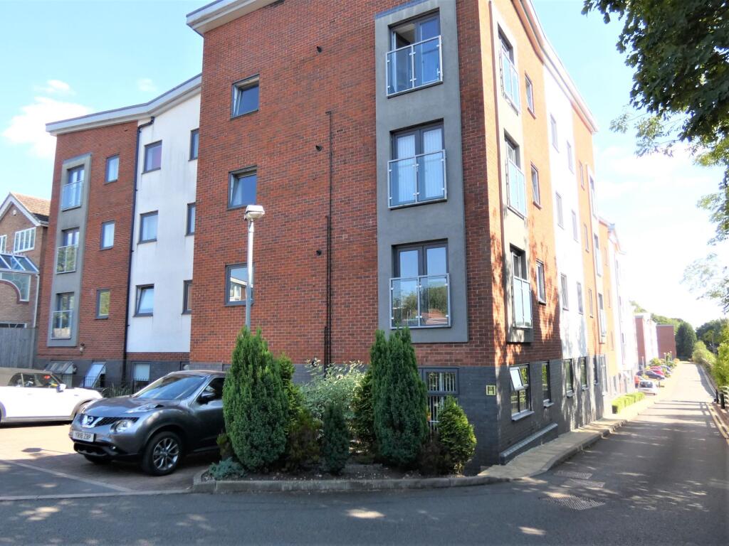 2 bed 1st Floor Flat for rent in Sutton Coldfield. From Preferential Properties Ltd - Sutton Coldfield 2 bed 1st Floor Flat for rent in Sutton Coldfield. From Preferential Properties Ltd - Sutton Coldfield