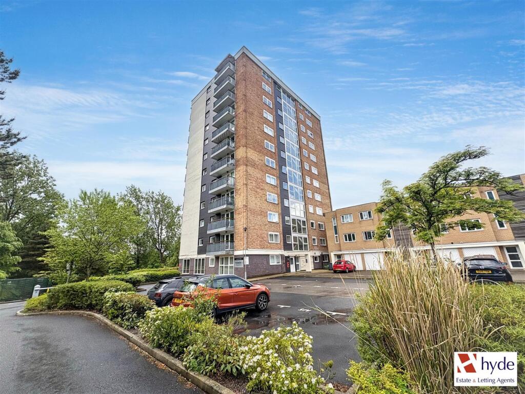 2 bed Apartment for rent in Rhodes. From Hyde Estate & Lettings Agents - Manchester
