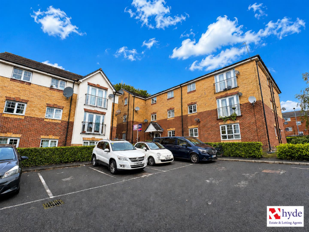 2 bed Apartment for rent in Charlestown. From Hyde Estate & Lettings Agents - Manchester