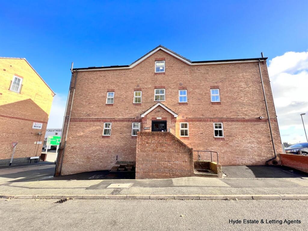 2 bed 1st Floor Flat for rent in Hanchurch. From Hyde Estate & Lettings Agents - Manchester