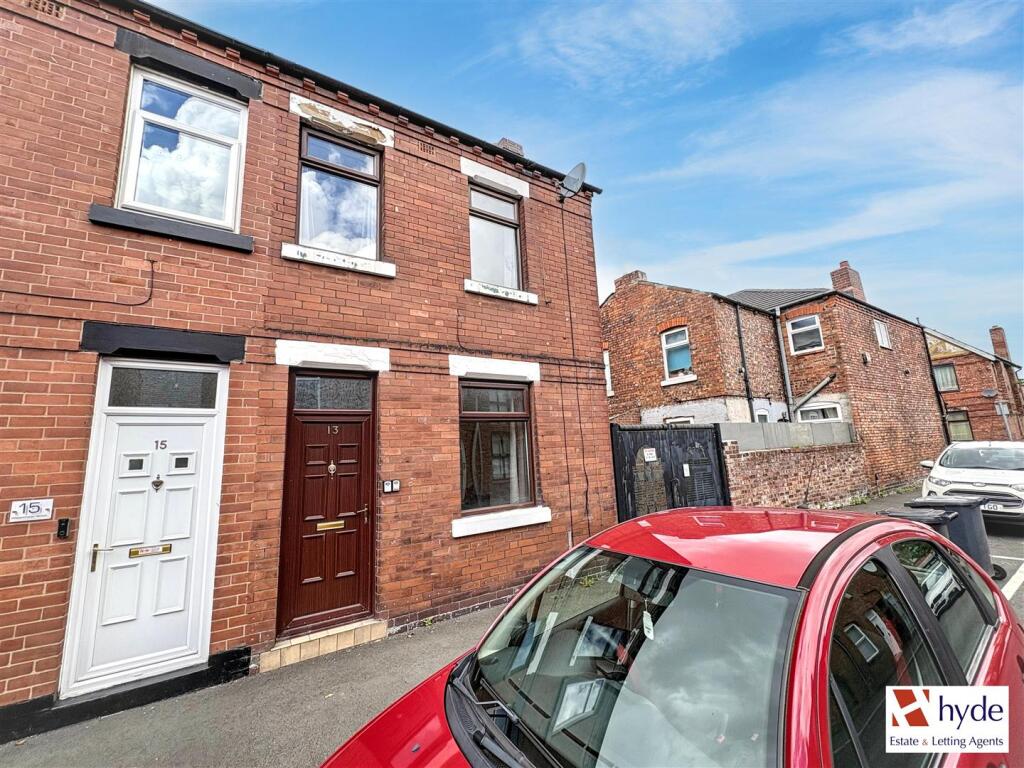 3 bed Mid Terraced House for rent in Longshaw. From Hyde Estate & Lettings Agents - Manchester 3 bed Mid Terraced House for rent in Longshaw. From Hyde Estate & Lettings Agents - Manchester