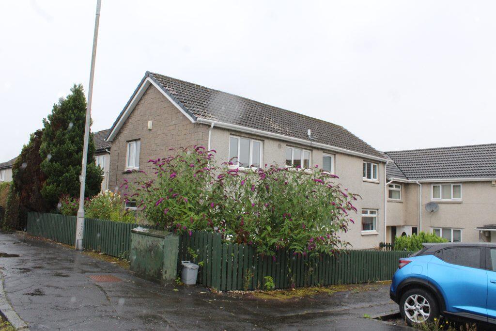 2 bed 1st Floor Flat for rent in Kirkintilloch. From Property Bureau - Bearsden 2 bed 1st Floor Flat for rent in Kirkintilloch. From Property Bureau - Bearsden