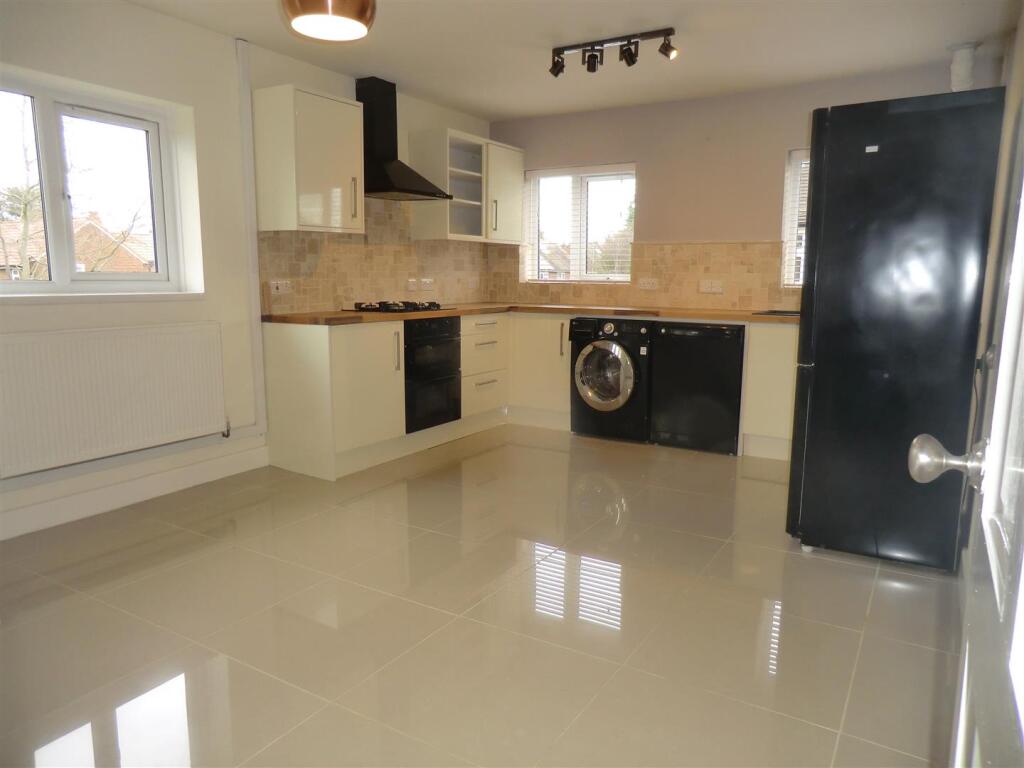 2 bed 1st Floor Flat for rent in Cottingham. From Quick & Clarke - Beverley