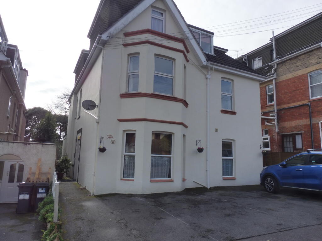 4 bed 1st Floor Flat for rent in Bournemouth. From RS Property Solutions Ltd - Parkstone