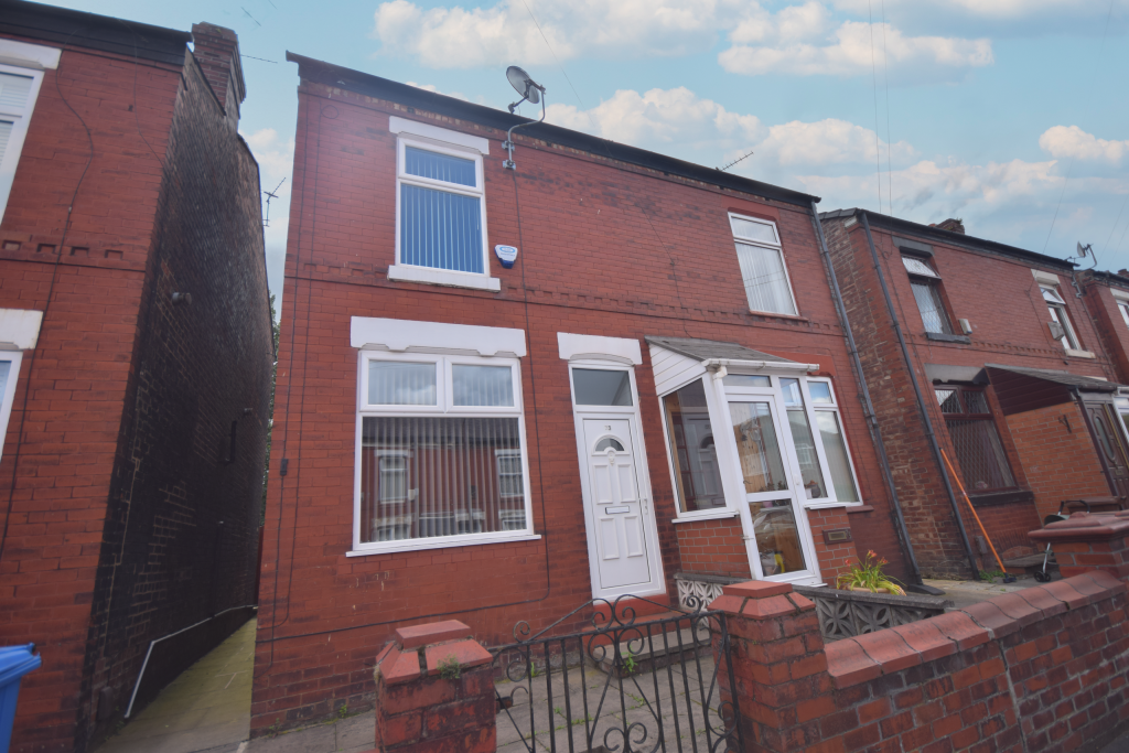 2 bed Semi Detached for rent in Stockport. From Snowden Wilkinson - Cheadle Hulme