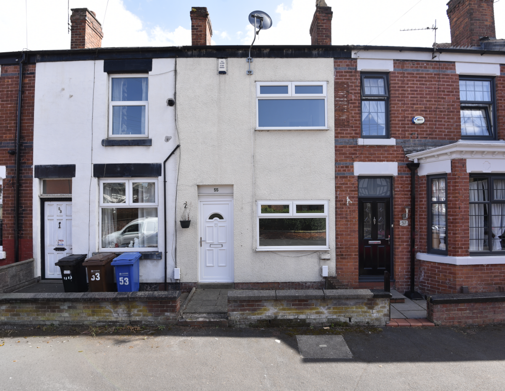 2 bed Mid Terraced House for rent in Stockport. From Snowden Wilkinson - Cheadle Hulme