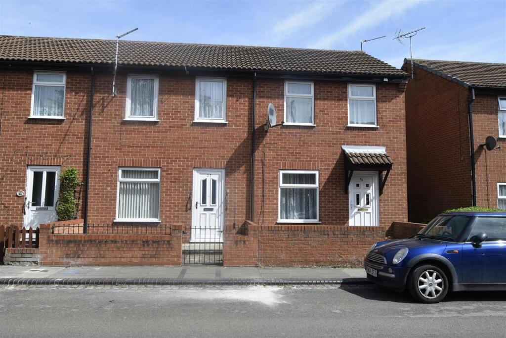 2 bed Mid Terraced House for rent in Newark-on-Trent. From The Property Booth Ltd - Newark