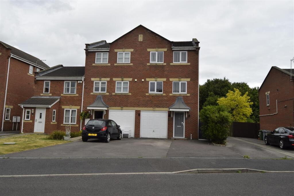 3 bed Town House for rent in Coddington. From The Property Booth Ltd - Newark