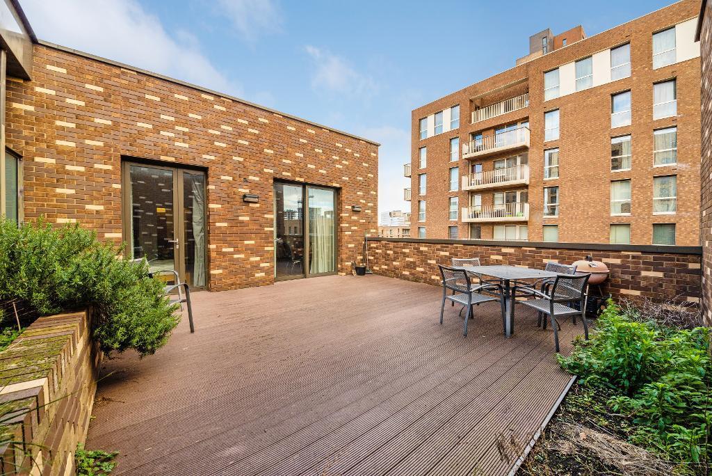 3 bed 1st Floor Flat for rent in Bow. From Domeview Properties - London