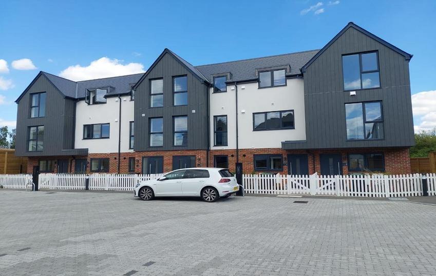 4 bed Mid Terraced House for rent in Tonbridge. From Domeview Properties - London