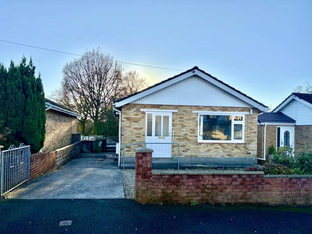 2 bed Bungalow for rent in Kenfig Hill. From Porters Estate Agents - Bridgend