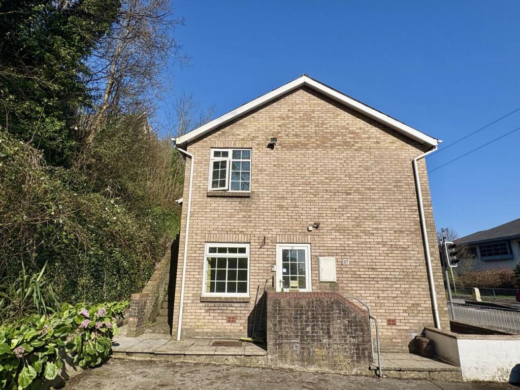 2 bed House (unspecified) for rent in Bridgend. From Porters Estate Agents - Bridgend