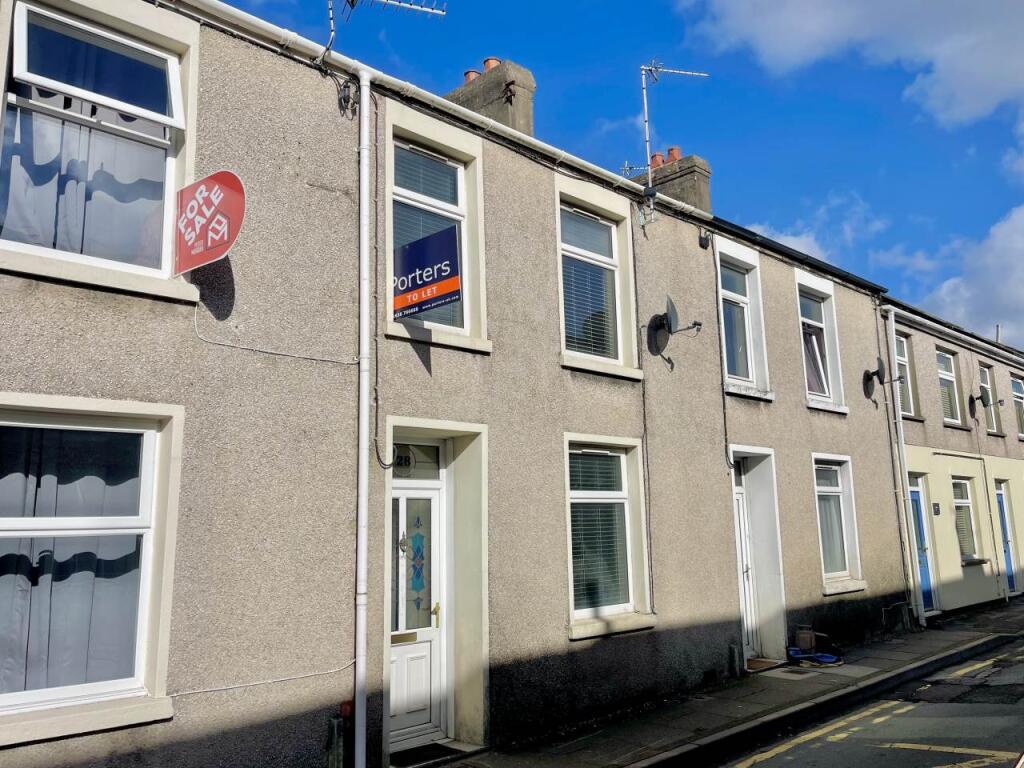 2 bed Mid Terraced House for rent in Bridgend. From Porters Estate Agents - Bridgend