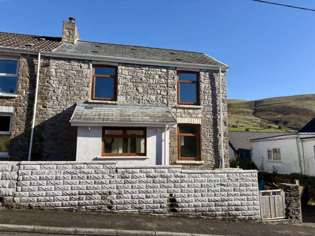 2 bed Semi Detached for rent in Price Town. From Porters Estate Agents - Bridgend