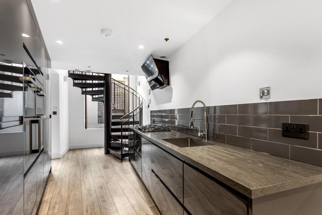 3 bed Detached for rent in Hampstead. From Hunters - West Hampstead