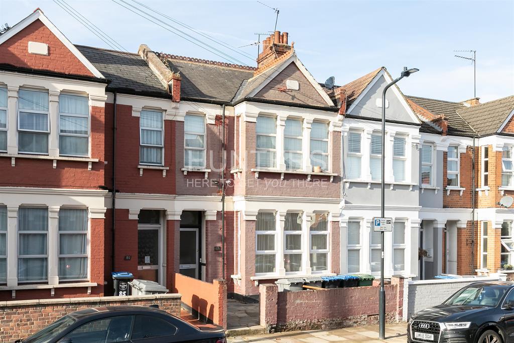 3 bed 1st Floor Flat for rent in London. From Hunters - West Hampstead