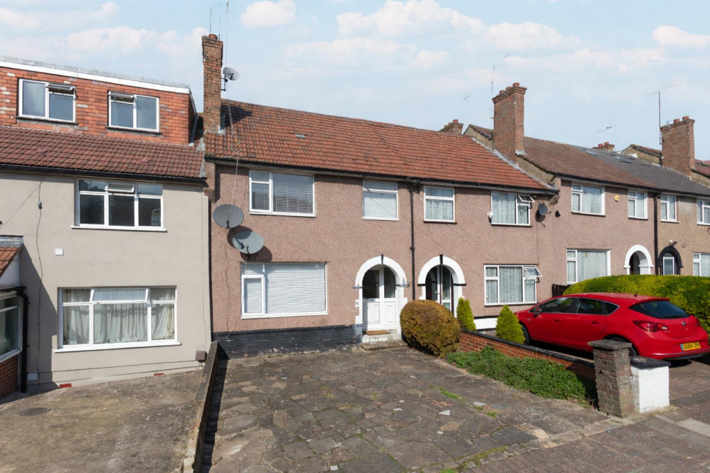 4 bed Detached for rent in Willesden. From Hunters - West Hampstead