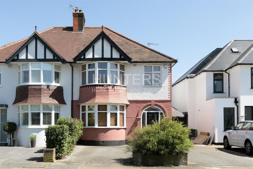 4 bed Detached for rent in Willesden. From Hunters - West Hampstead