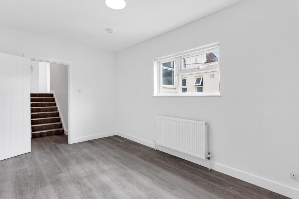 2 bed 1st Floor Flat for rent in London. From Hunters - West Hampstead
