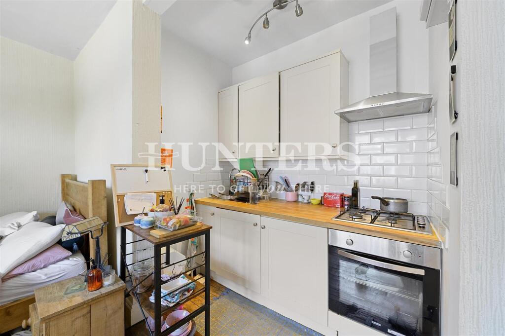 4 bed 1st Floor Flat for rent in Friern Barnet. From Hunters - West Hampstead