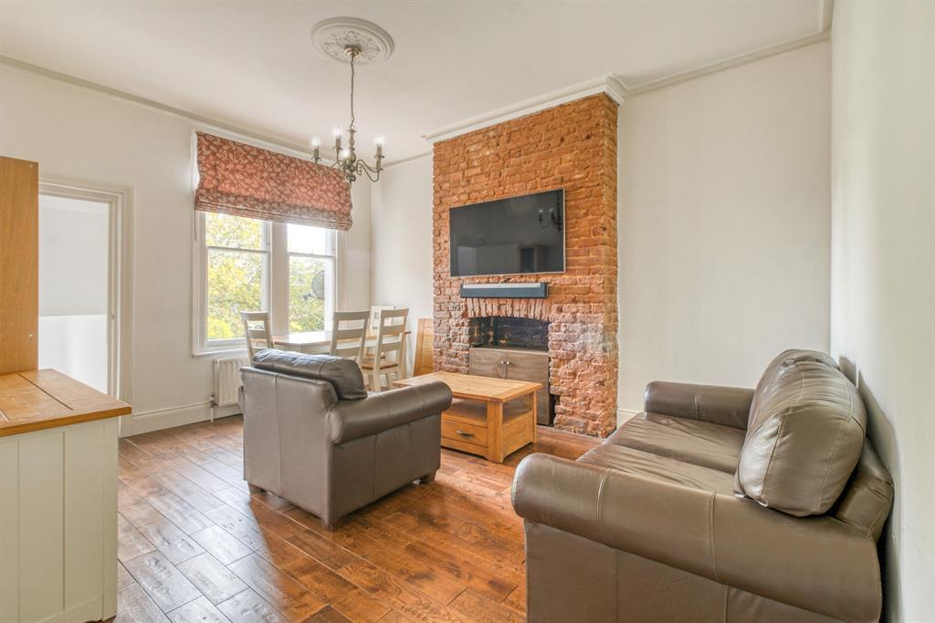 2 bed 1st Floor Flat for rent in London. From Hunters - West Hampstead