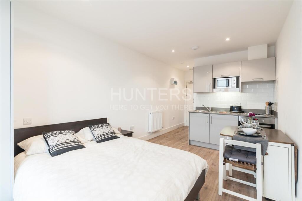 4 bed 1st Floor Flat for rent in Hampstead. From Hunters - West Hampstead