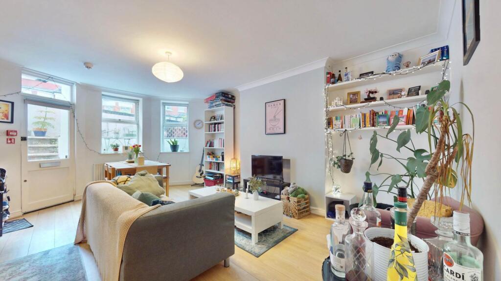 1 bed 1st Floor Flat for rent in Hornsey. From Taylor Gibbs