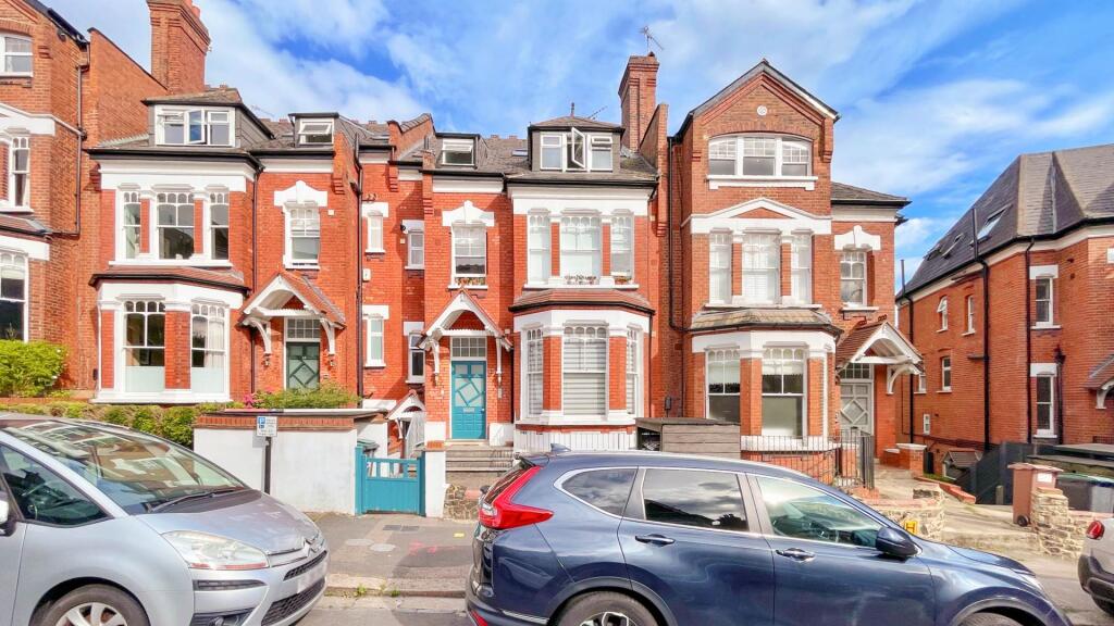 1 bed 1st Floor Flat for rent in Hornsey. From Taylor Gibbs