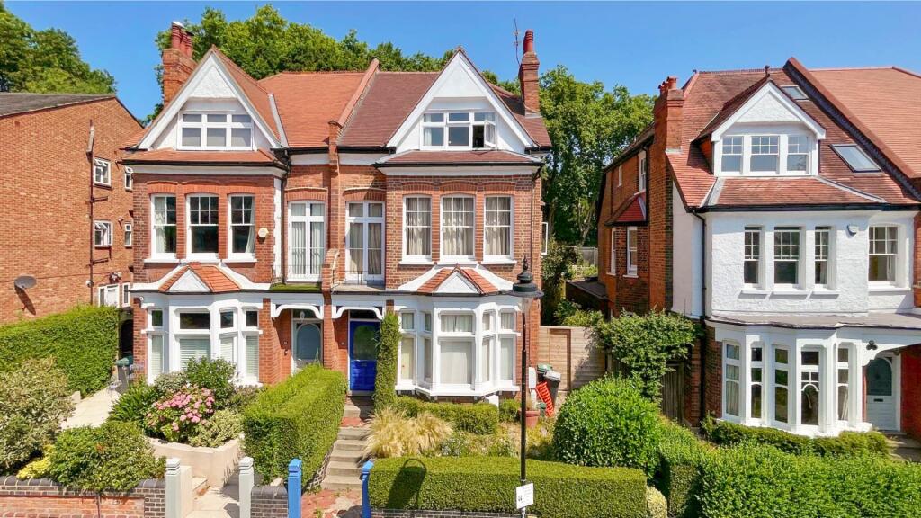2 bed Apartment for rent in Hornsey. From Taylor Gibbs