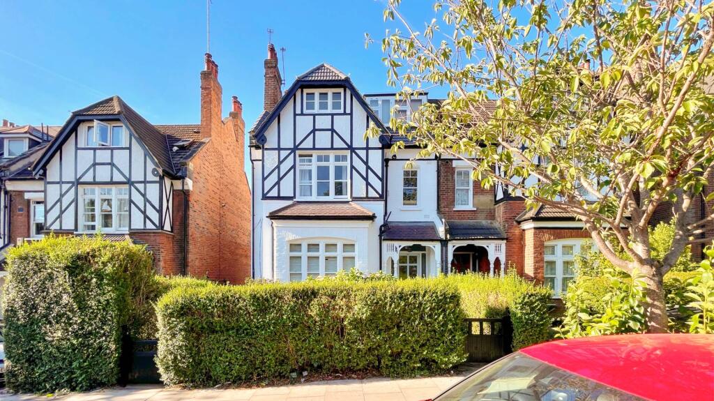 4 bed Studio for rent in Hornsey. From Taylor Gibbs