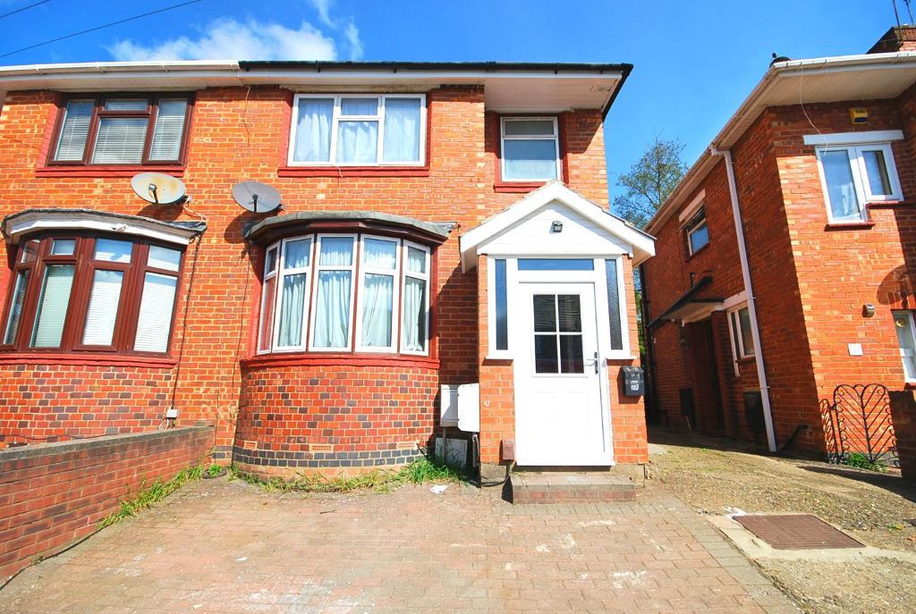 5 bed Semi-Detached House for rent in WEMBLEY. From Right Home Estate Agents - Wembley