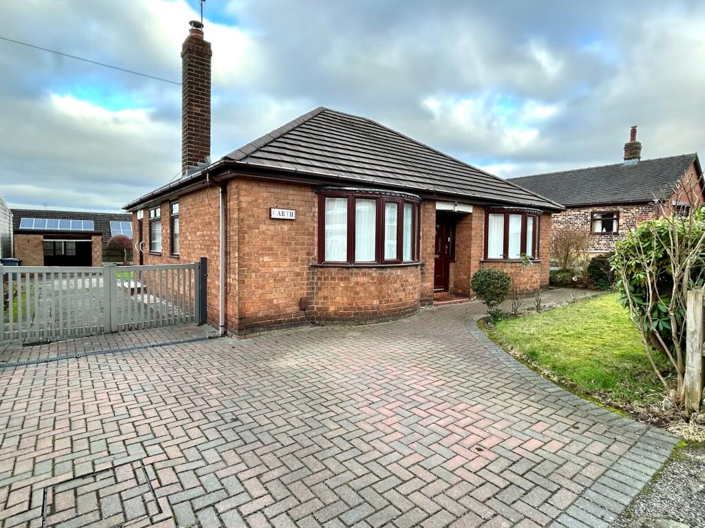 2 bed Detached bungalow for rent in Newcastle-under-Lyme. From Follwells Ltd - Newcastle-Under-Lyme 2 bed Detached bungalow for rent in Newcastle-under-Lyme. From Follwells Ltd - Newcastle-Under-Lyme