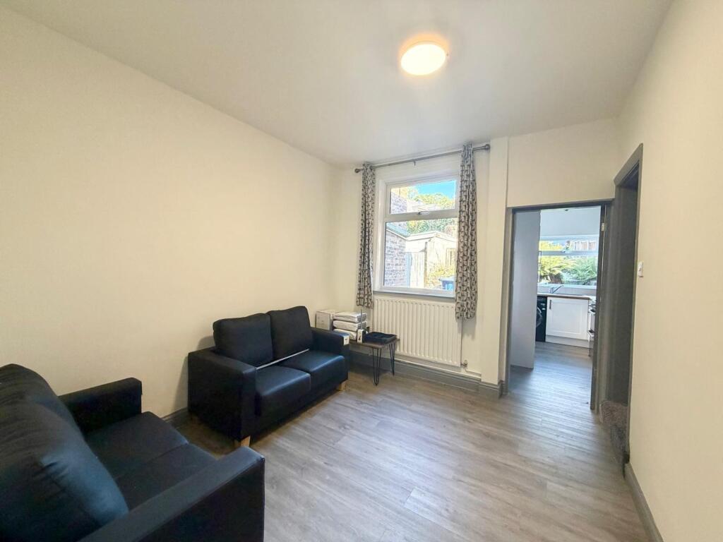 3 bed Mid Terraced House for rent in Newcastle-under-Lyme. From Follwells Ltd - Newcastle-Under-Lyme 3 bed Mid Terraced House for rent in Newcastle-under-Lyme. From Follwells Ltd - Newcastle-Under-Lyme